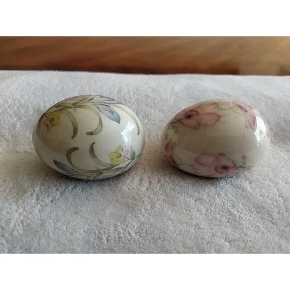 Vintage The Egg Lady Decorative Porcelain Eggs Floral Patterns Spring Easter - Picture 5 of 13